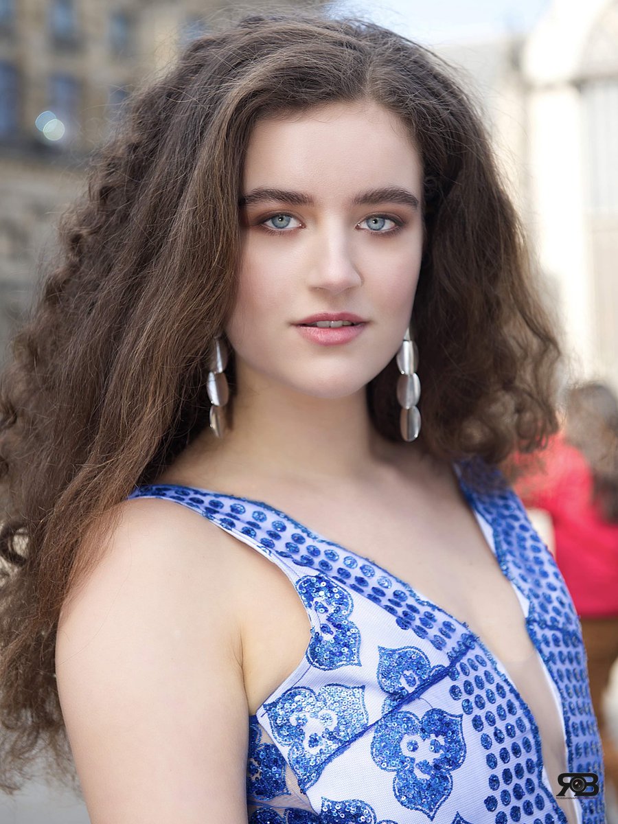robbannaphoto's tweet photo. Amazing dutch model  @GigiSpringerx in designdress from african designer ‘Samma’ 
#Amsterdam #shoot #robbanna https://t.co/bz66LQoIls
