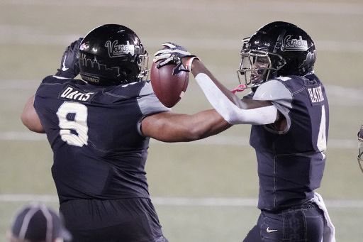 JCJetsFootball's tweet image. Earlier today #NextLevelJet Daevion Davis recorded 2 Tackles and 1/2 sack for Vanderbilt. #countylinepride