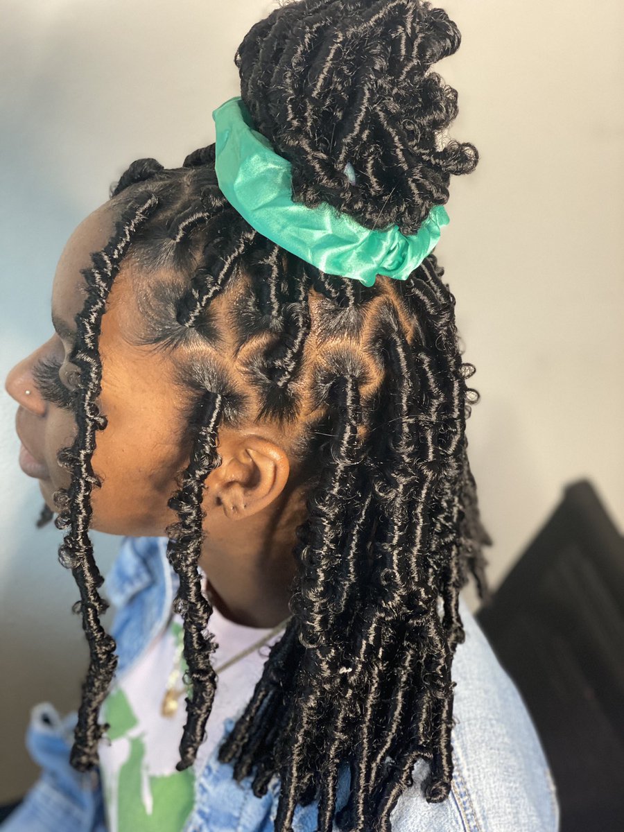 mae_carlie's tweet photo. When y’all gone stop playing with me ? 🤔🧚🏽✨
•
•
IG: @cpcreationsss._ 🦋💕
#cpcreationsss #fortworthbraider #fortworthbraids  #dfwbraider #dfwbraids #knotlessboxbraids #huntsvillestx #huntsvillebraids #shsu #shsu21 #shsu22 #shsu23 #shsu24 #shsuhair #shsubraids #boxbraids https://t.co/vBsh0UzzuB