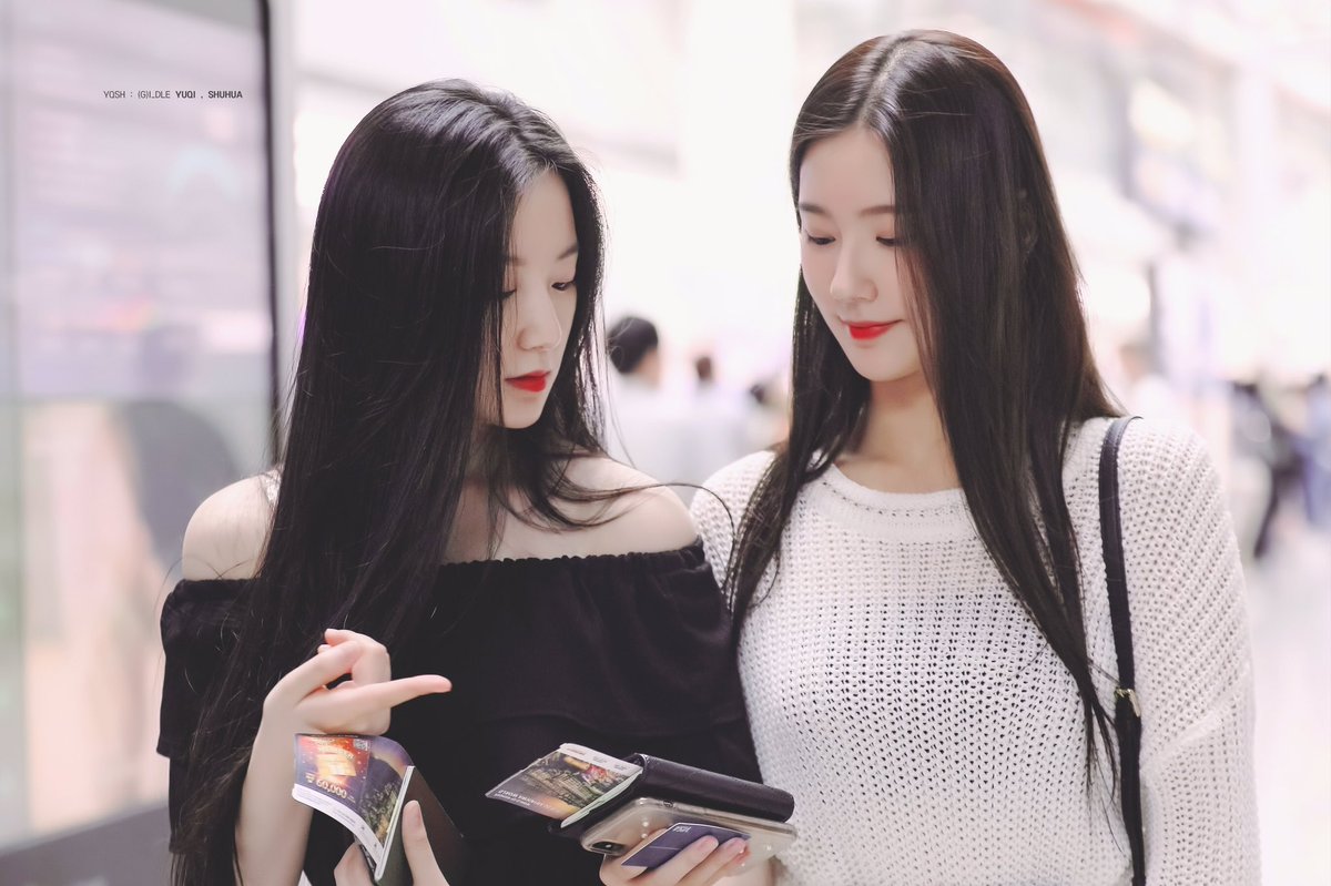 oushuhfs's tweet photo. @ousrize y yo estamos re emocionadas de ver por primera vez a ITZ5. Creemos tener nuestras bias pero no diremos nada ¡Felicidades por el comeback! #ICY_TIME #ITZ5COMEBACK #ITZ5 https://t.co/8KzOPjanr9