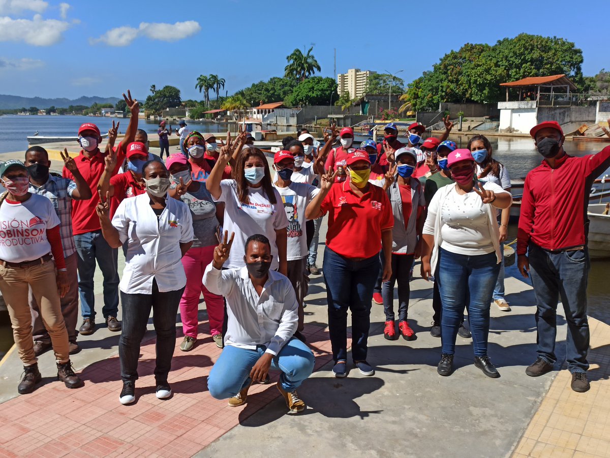PsuvBrion's tweet image. #10Oct En Higuerote, la Jefa política @ndelgadoPSUV junto a la candidata @lilianacontigo, juramentaron el Comando de Campaña &quot;Darío Vivas&quot; Circuito 5, de los Mov. Soc., sector Misiones Sociales

#LeyAntibloqueoEsProgreso
#VenVamosJuntos

@NicolasMaduro
@HectoRodriguez
@taniapsuv