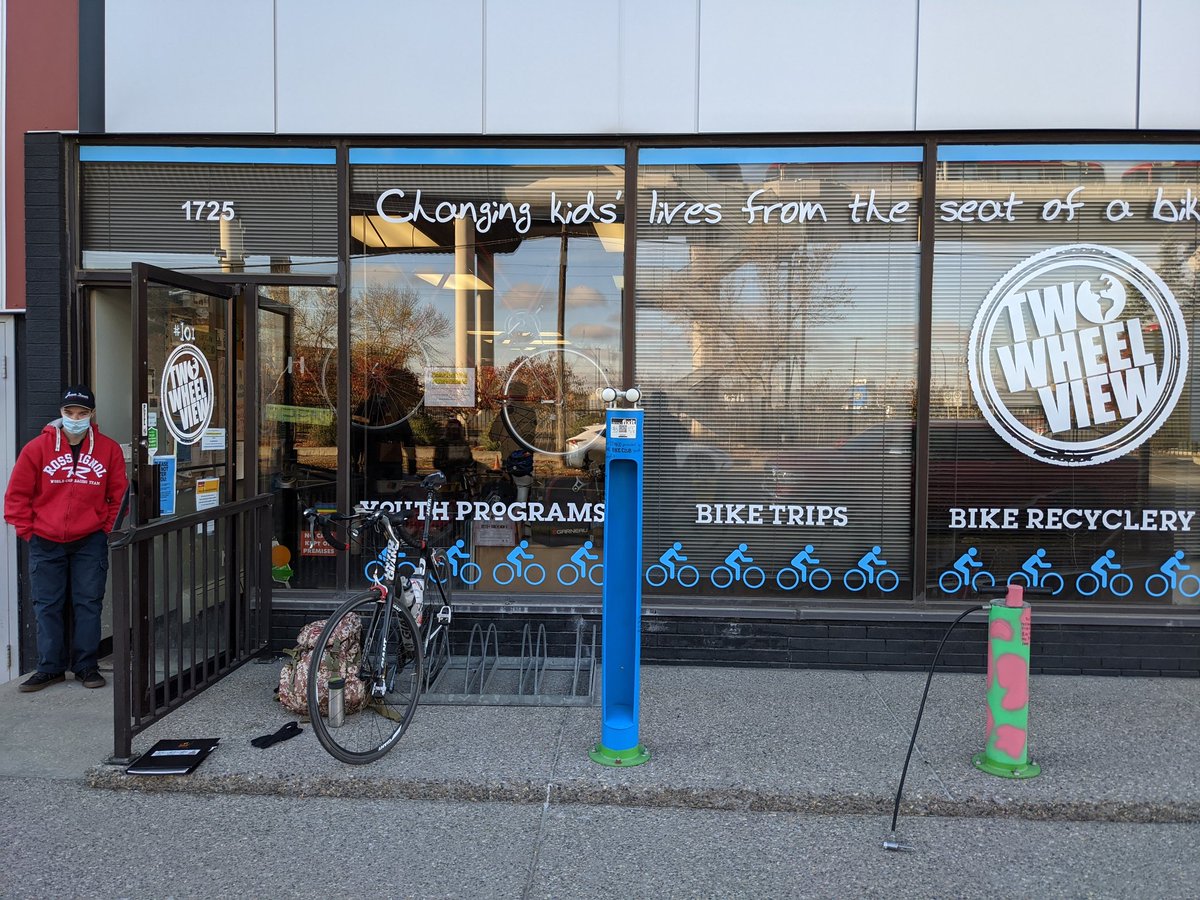 bikecalgary's tweet photo. We're starting a Bike to School program, working with Dr. E.P Scarlett school in Canyon Meadows on a pilot before full roll out. We needed 30 bikes to operate this and @twowheelview stepped up with 20 of them. Thank you Hank, Laura and Molli and the TWV crew! #yycbike #yyc https://t.co/rXiSZdAfq6