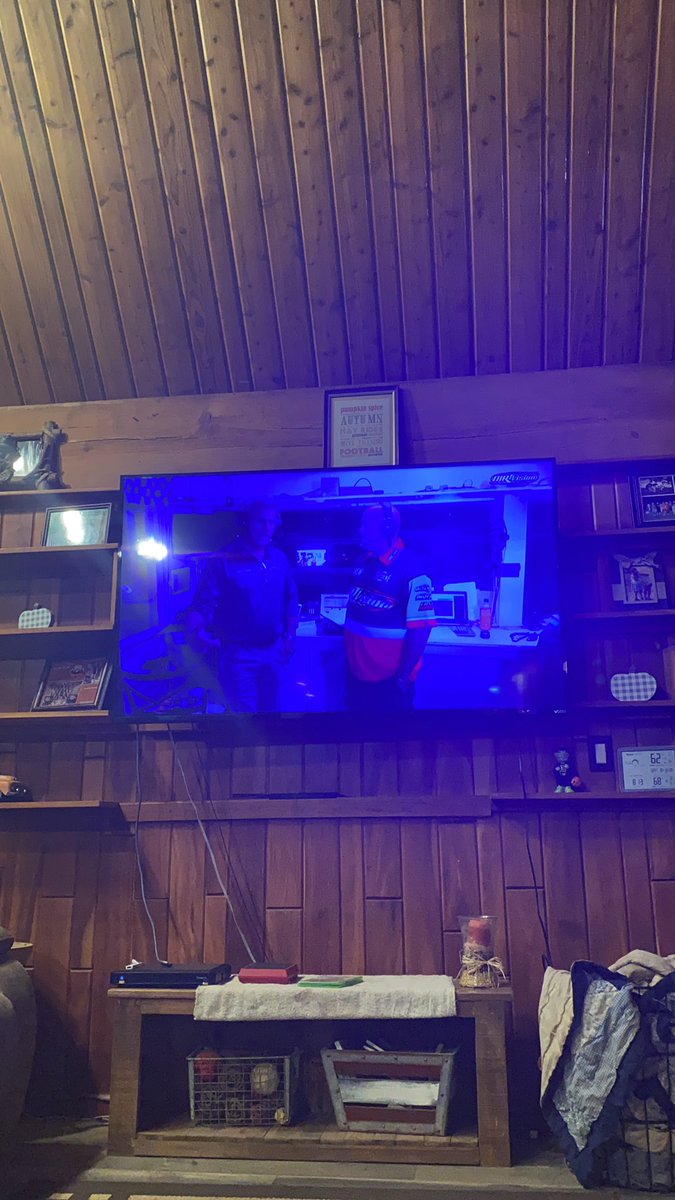 Addisonracing12's tweet photo. Taking the night off of racing to get the car ready for #OktoberFAST Weedsport Tomorrow, the crew is watching the canandaigua race on @dirtvision @DIRTcarNE @SuperDIRTcar @dirt https://t.co/wOAzToo28O