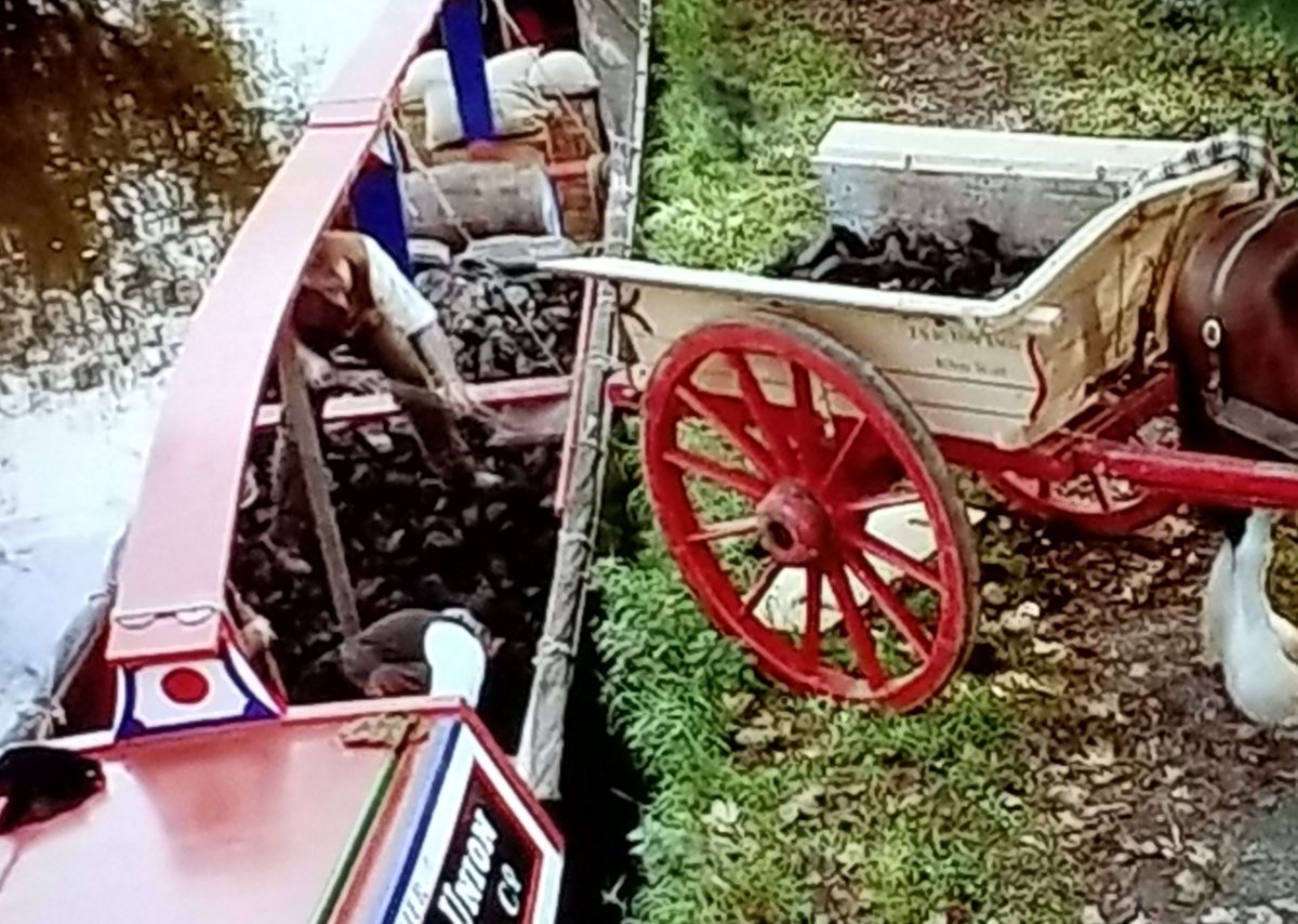 peg1_peg's tweet photo. presently viewing
#BBCTwo
2009 production
#VictorianFarm
Director
Stuart Elliott
Actors
Peter Ginn
Ruth Goodman
Alex Langland
S1 Ep1 (so far so goo) https://t.co/P4HpUYp0Ag