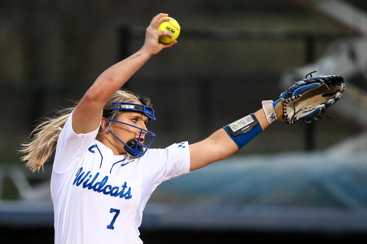 UKAthletics's tweet image. Passport Health Plan #CatsInTheCommunity Spotlight:

Senior @autumn_e6humes of @UKsoftball has served over 100 hours of community service through the @PassportHealthP #CatsInTheCommunity program!