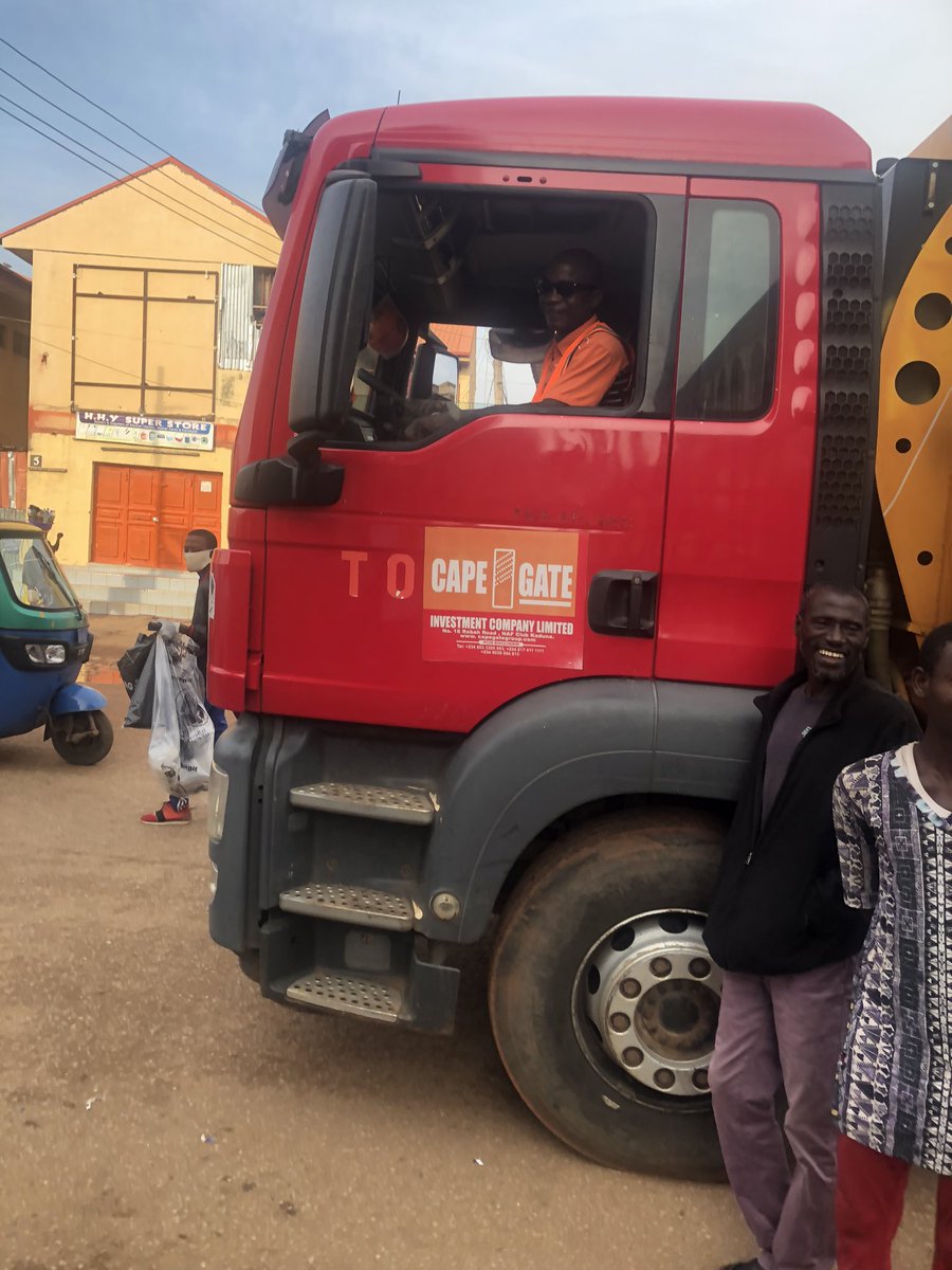 Capegate_NG's tweet photo. Capegate_ng has participated in the green independence cleanup coordinated by @bpinitiative and @acinigeria which is proudly sponsored by #Cocacolafoundation to commemorate #NigeriaAt60 #CAPEGATEWASTETRACKER.@sakeenat_bello @bfpinitiative @dheenylkhair @a_jaafar77 @KepaOfficial https://t.co/5z5qsFfyTu