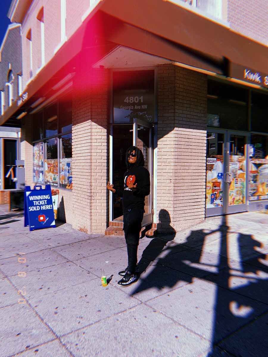 kidpesopbe's tweet image. I dropped my mixtape a week early ona cloud ✨☁️ if u fwm tune in #LostFile$ 

soundcloud.com/kidpxso/sets/l…