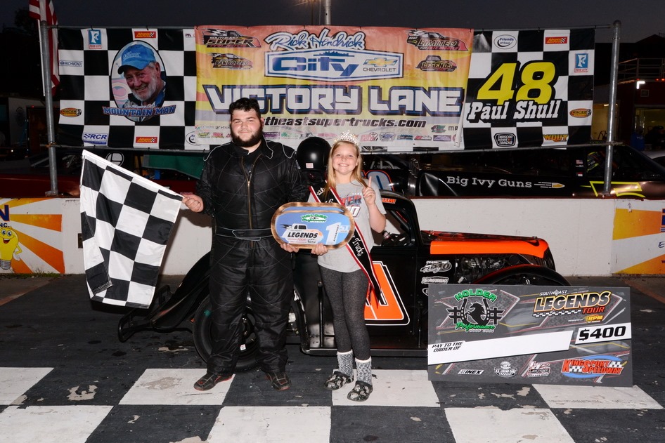 .<a href="/AlexMcCollum10/">AlexMcCollum</a> Drives to First Win of Season; D.J. Canipe Clinches 2020 SELT Championship <a href="/KpSpeedway/">Kingsport Speedway</a> | (Photo : Keith H. Anderson) southeastlegendstour.com/2020/10/alex-m…