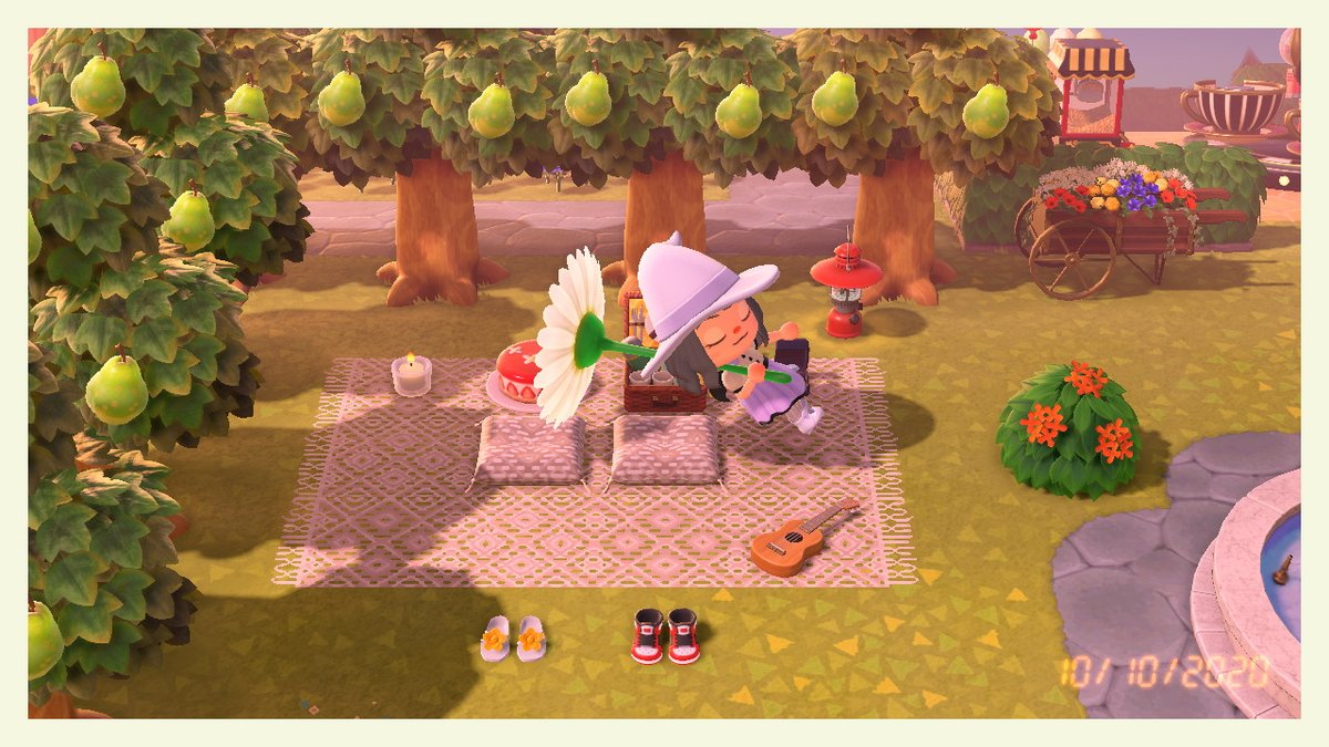 YaGurlJoycie's tweet photo. Swept away by Saturday's sunset! #AnimalCrossing #ACNH #ACNHDesign #NintendoSwitch #YouFloatToo https://t.co/wYyCleHhL9