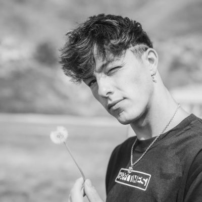 Tayler Holder Updates 🐍 (@marveloustayler) | Twitter