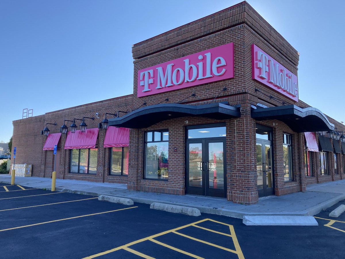 We’re bringing #5G to every nook &amp; cranny of 🇺🇸 which means more stores to support YOU! Take a look at this gorgeous new <a href="/TMobile/">T-Mobile</a> store in rural Connecticut - <a href="/MagentaMikeCT/">Mike Shonk</a> &amp; his crew are gearing up to provide incredible customer experiences to everyone in the area! #WeWontStop