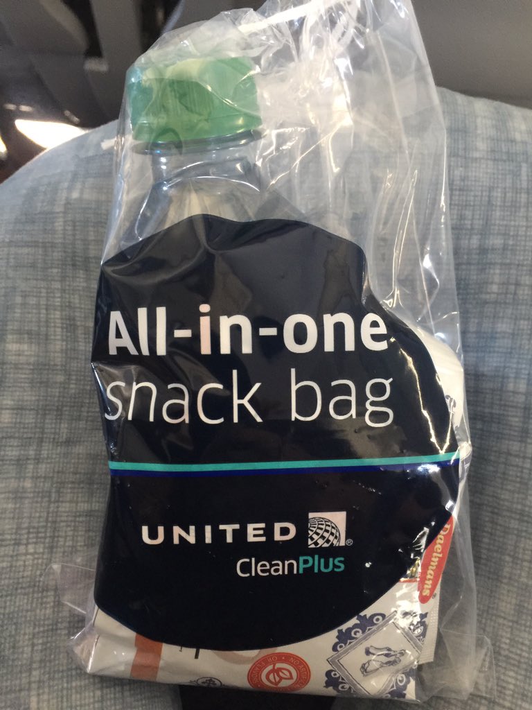 ccmccool1's tweet photo. So happy to finally be back in the air! 🙌🏻 Thanks @united for the sparkling clean aircraft and the snack in a bag.  Safety first!         👏🏻👏🏻👏🏻 @gokyo2016 @ClarissaAtUA  #teamPDX https://t.co/bn4pRLFhmY