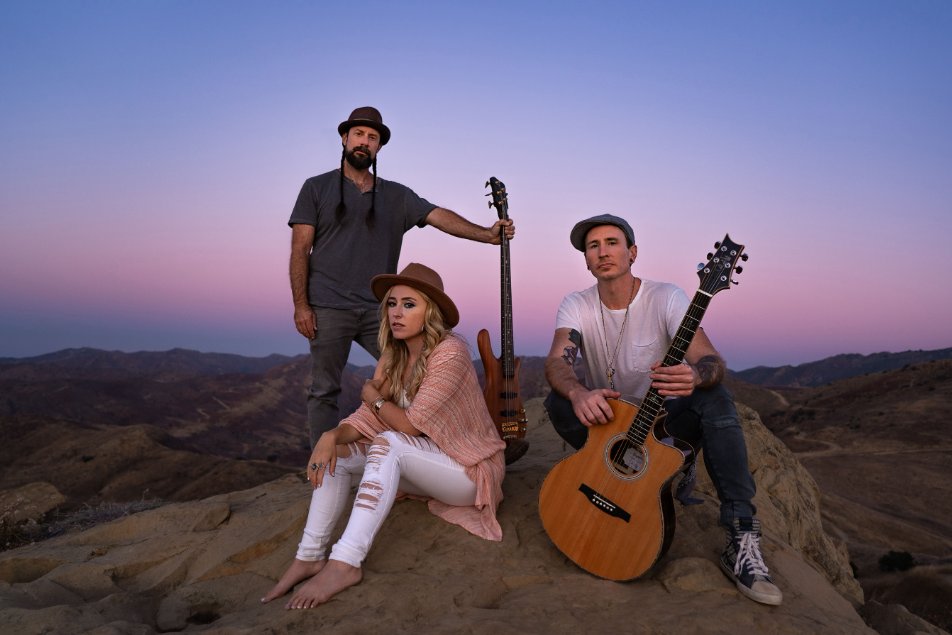 East of June share “Little Bird” thealtblock.com/news/music/eas…