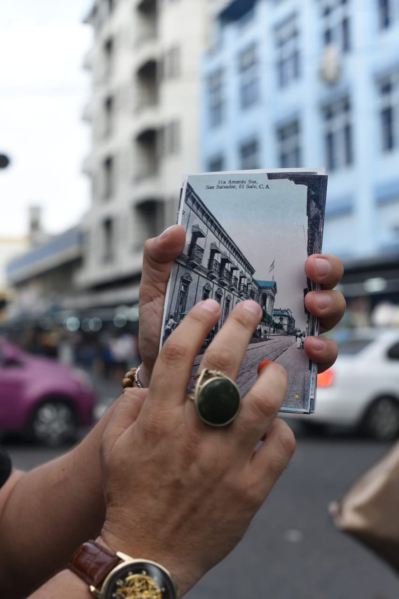 elsalvadorcom's tweet photo. #ElSalvador Recorrido turístico por el Patrimonio Arquitectónico en San Salvador dirigido por Dylan Magaña, investigador del Centro Histórico. El joven dice que realiza este tipo de actividades para sensibilizar la importancia de la historia de la ciudad. Fotos EDH / Menly Cortez https://t.co/rmyEw2yt13