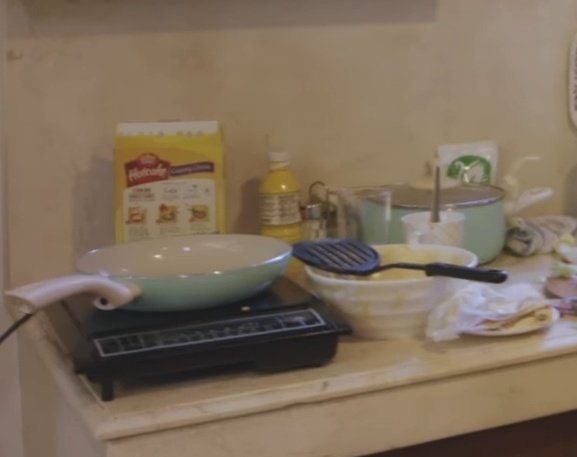  #GayaSaPelikulaEp03 May nagluto ng pancake pero di nagligpit.Natawa ako bakit may repolyo? 