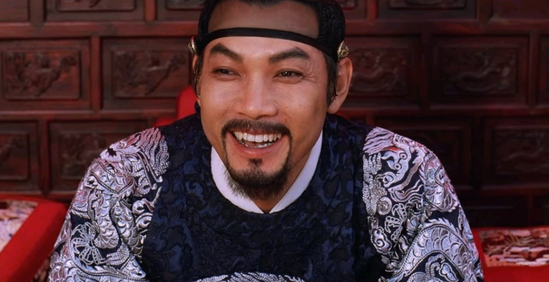 장생공길 둘다 다시 태어난다면 왕도 양반도 아닌 광대로 태어나 기가막힌 공연을 할거라고 예술혼 불태울때 연산도 같이 태어나서 공길이 보러 1열에서 광기의 회전문도는 뮤덕이 될거라고 믿어 의심치 않음