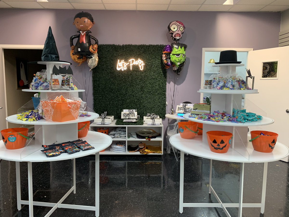 krustyiscute's tweet photo. Come check out my brothers new shop Bravo Party Store in League City!!! 25% off sale going on right now :) 2951 Marina Bay Drive https://t.co/du9HUhOKEv