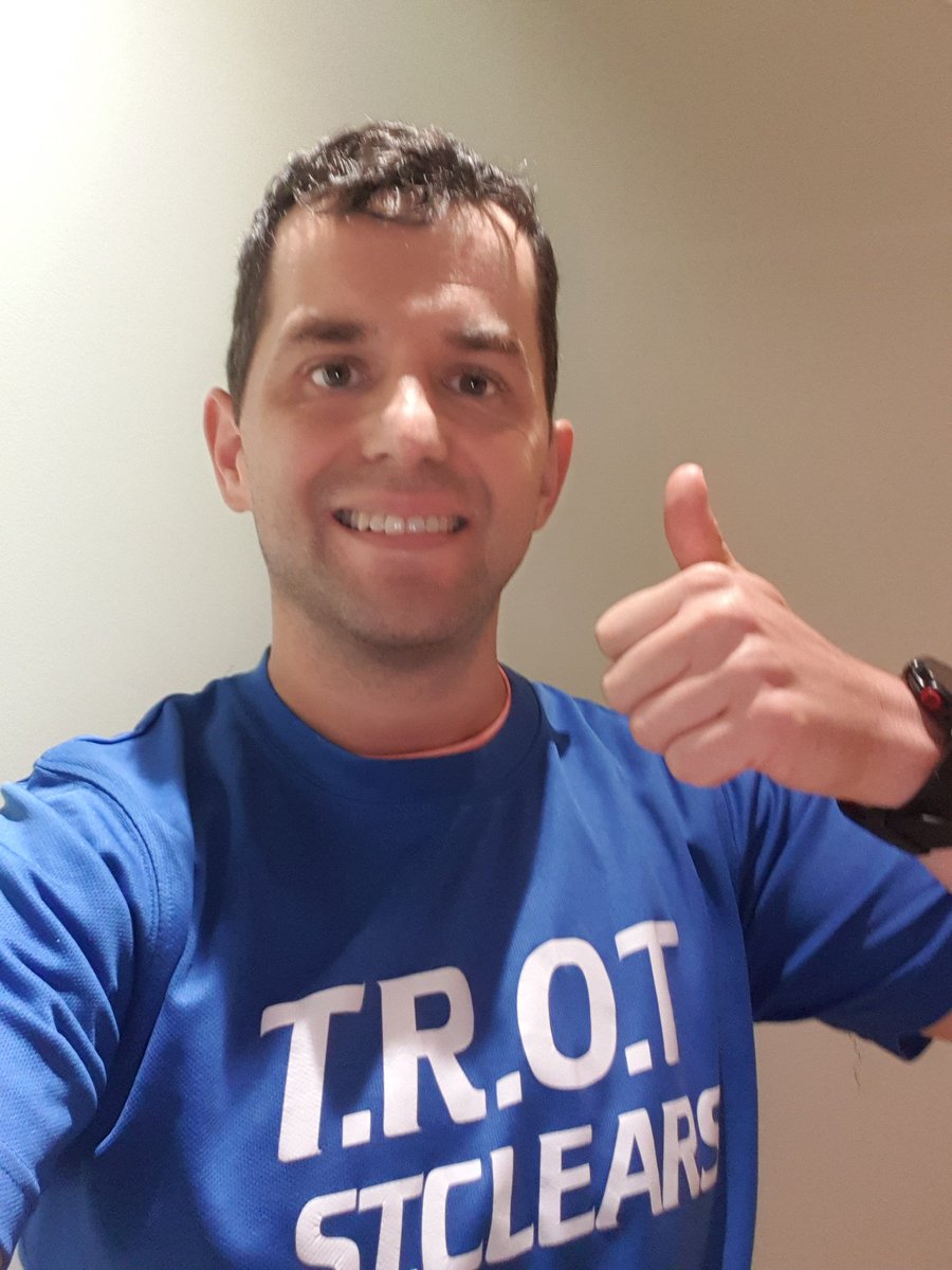 Allan am 7 bore ma i redeg #Builth15Relay2.