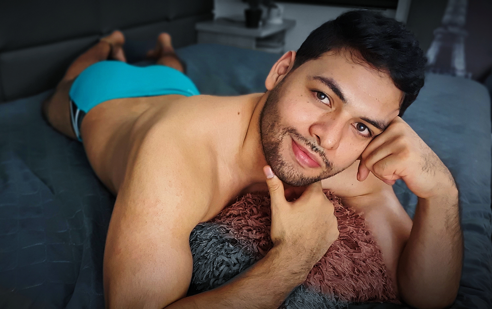 wanna spend the sunday with me?? come and see me live at https://t.co/FUpwrDv7M6!
IF YOU LIKE RETWEET