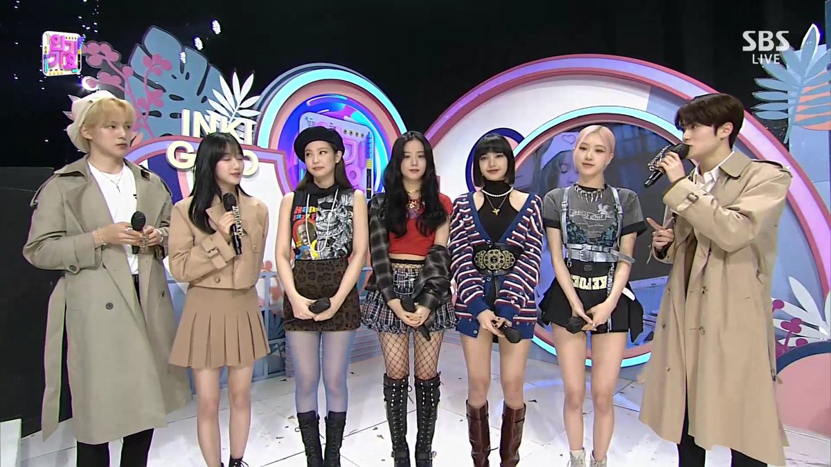 wonderpuiz's tweet photo. Interview อินกิกาโยแนะนำเพลงกับท่าเต้น

#BLACKPINKonInkigayo https://t.co/F5Yd16dYfY