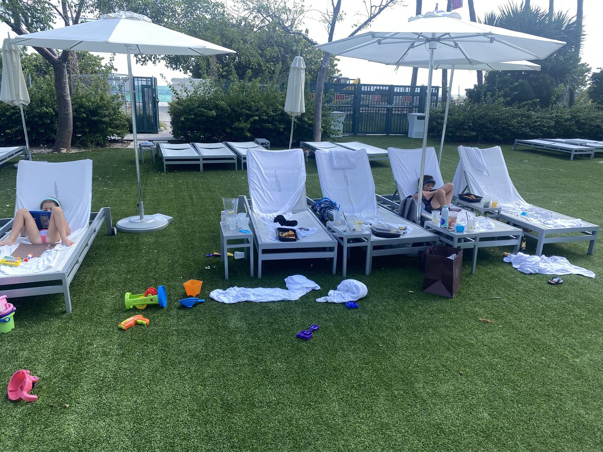 The epitome of #distancelearning  #sendthembacktoschool <a href="/CAgovernor/">Governor Gavin Newsom</a> #OPUSD