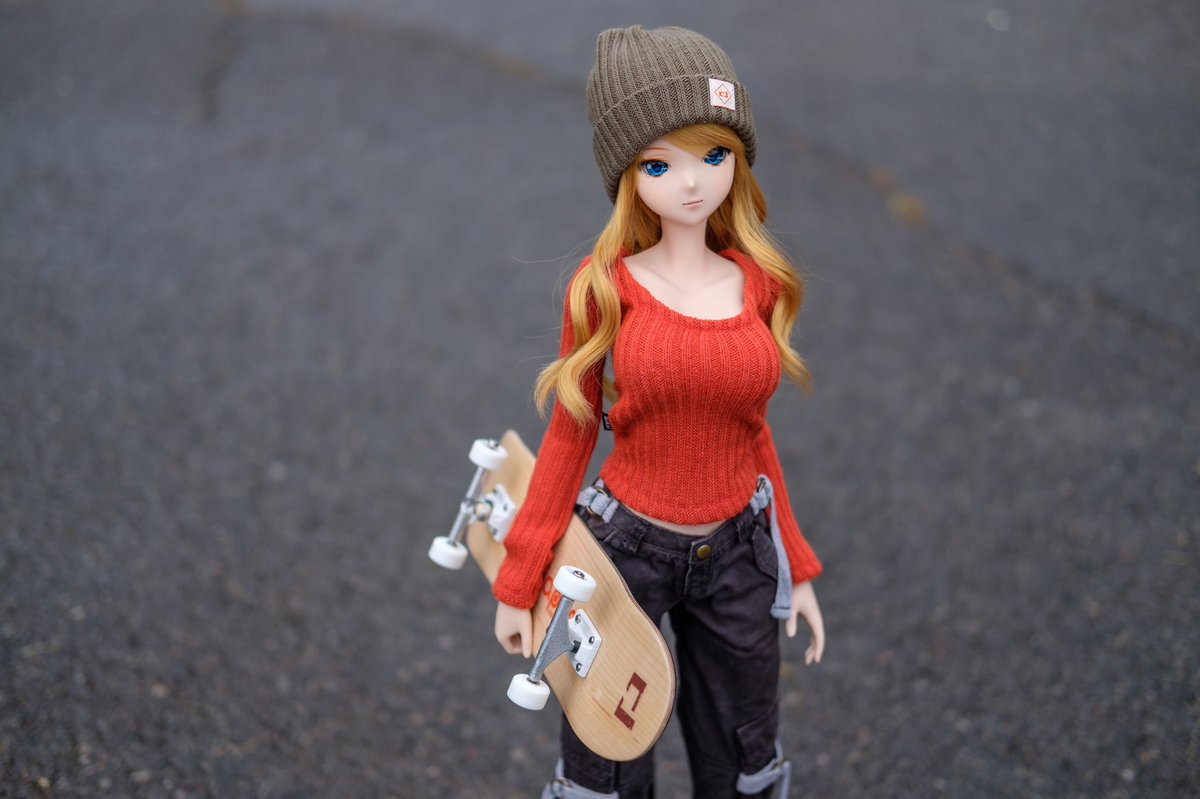 BeOTAKU_'s tweet photo. I finally was able to get my boards together. The waterslides didn’t come out exactly the way I wanted but overall I’m really happy with the overall results. I even attempted handboarding, maybe I’ll start practicing.
I’m also eying another board, too.

#smartdoll #handboard https://t.co/ZbxefhrxyL