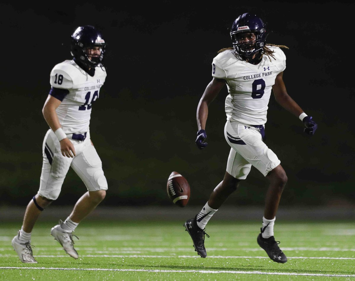 📷: .<a href="/TWCPFootball/">College Park Football</a> marches to victory over Fort Bend Austin, from .@Maskulinski. dlvr.it/RjMCBL