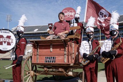 EvanChevrier's tweet photo. Where’d everyone go?? 😂#OffTheBandwagon @HailStateFB @msstate @Coach_Leach https://t.co/DK1LPHjSmH