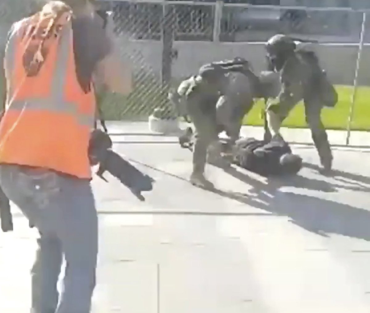 And here's Orange Vest Photographer in the middle of the action as shooter is surrounded by police (right after BLM instigator confronted group of men including now-dead victim) /3