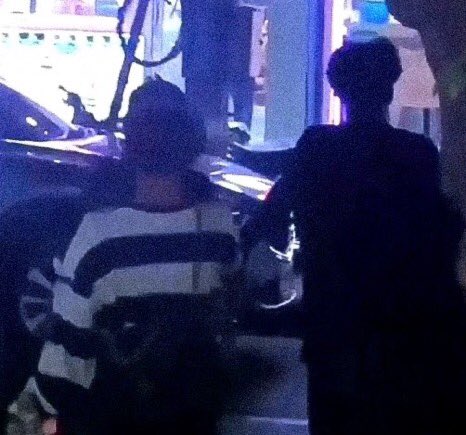 Now we got the answer why off keep holing into gun’s hand when they are crossing the road. Its for safety reason for real cause gun has been on accident ma 😭😭😭 IM GETTING MORE EMOTIONAL OVER THIS