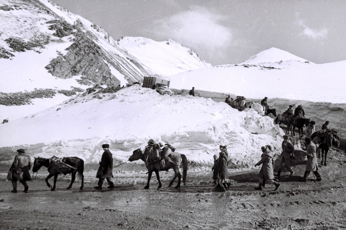 Azerbaijani refugees from Kalbajar. 1992Photo: Ilgar Jafarov