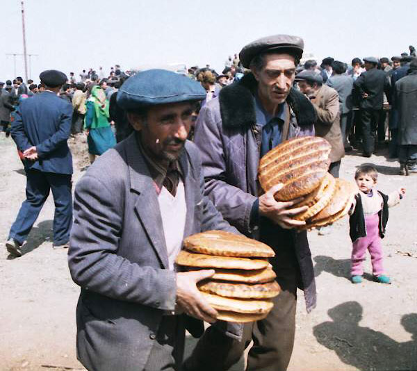 Refugees from Kalbajar buying bread in Goygol.Photo: Khalid Asgarov
