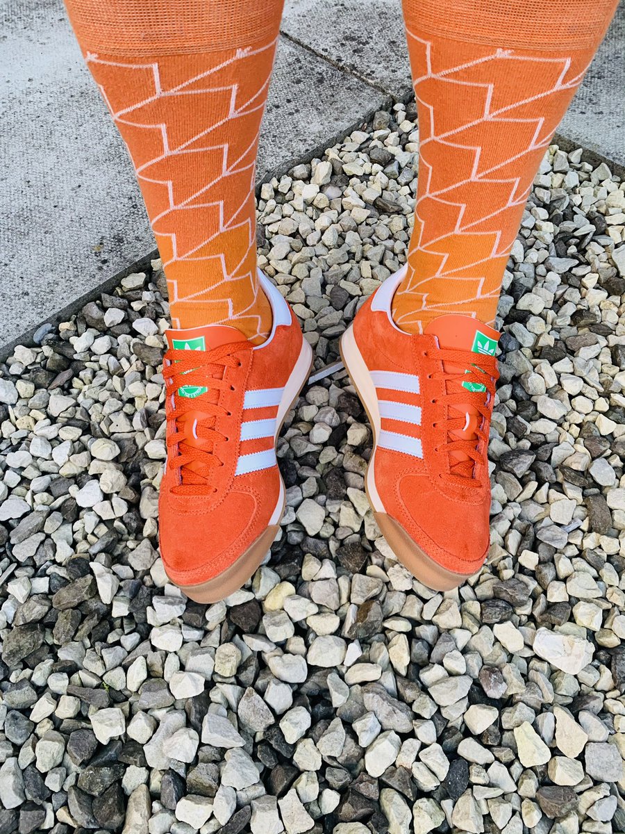 Hoodie1973's tweet image. Good morning you beautiful lot 
Have a fantastic Sunday 
#socksoutsunday 
@SockCouncil