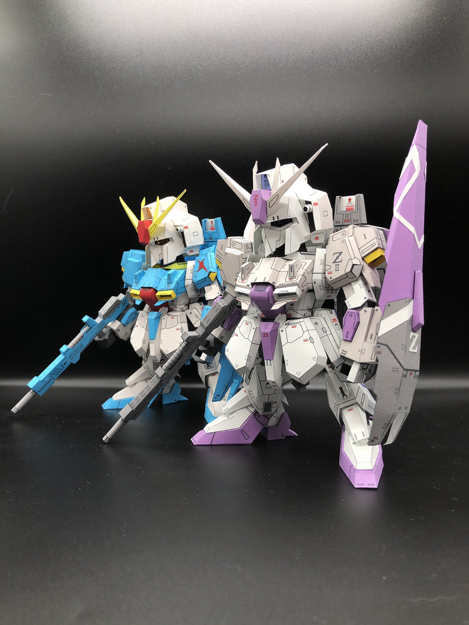 Gonsasa Zガンダム3号機初期検証型 アムロ専用zガンダム 完成しました 一昨日パソコンが壊れてドタバタしましたが無事完成です 楽しく作る事ができました まゆんくさん ありがとうございました ペーパークラフト Zガンダム Gonsasa Zガンダム3号機初期検証型 アムロ専用zガンダム 完成しました 一昨日パソコンが壊れてドタバタしましたが無事完成です 楽しく作る事ができました まゆんくさん ありがとうございました ペーパークラフト Zガンダム