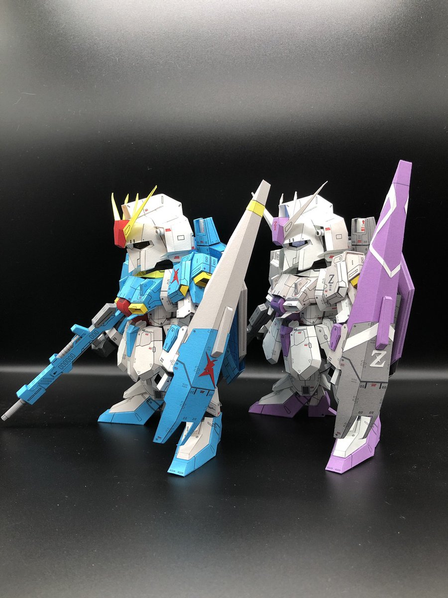 Gonsasa Zガンダム3号機初期検証型 アムロ専用zガンダム 完成しました 一昨日パソコンが壊れてドタバタしましたが無事完成です 楽しく作る事ができました まゆんくさん ありがとうございました ペーパークラフト Zガンダム