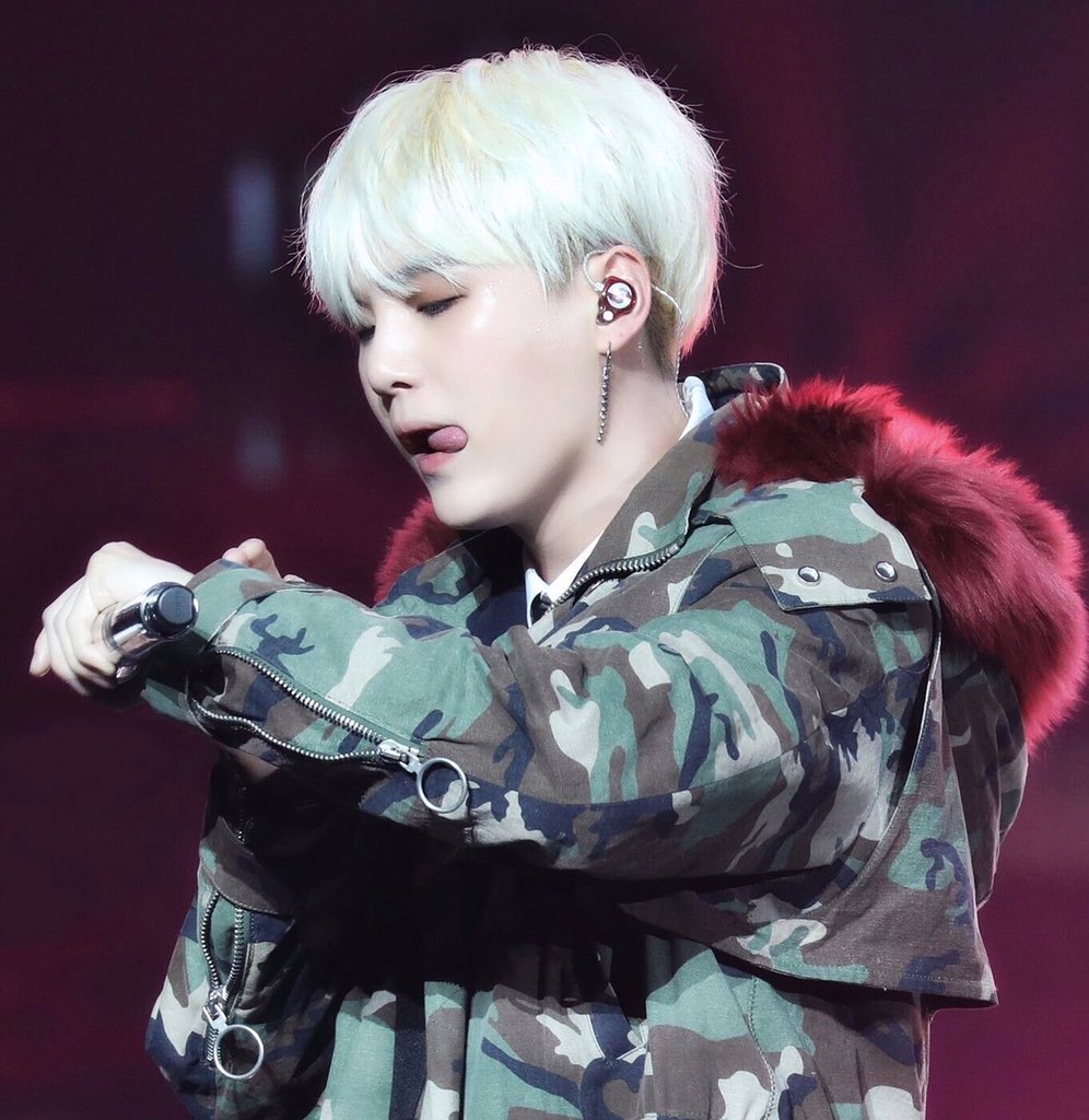 Also white hair Yoongi is my death 