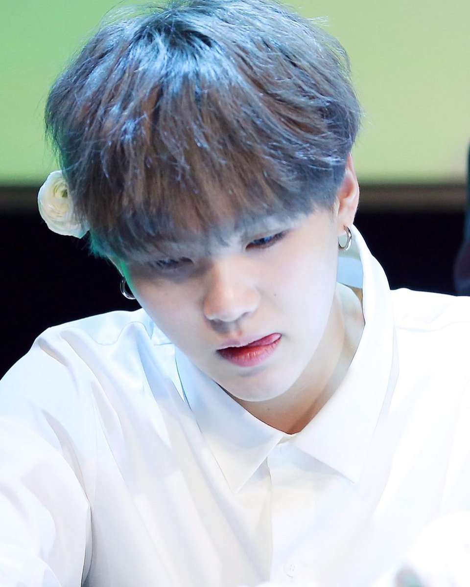 Also white hair Yoongi is my death 