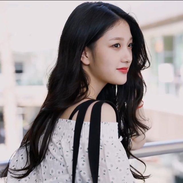 daily seoyeon tweet media