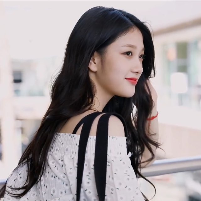 daily seoyeon tweet media