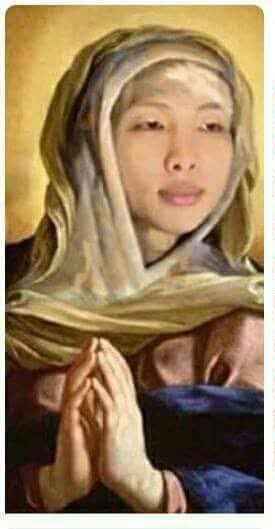 Vmin930309's tweet image. Santa Ramona que estás en los cielos, venga a nosotros su música, perdona a los anti-fans como nosotros perdonamos a los demás, no nos dejes caer los 1inks, líbranos a todos de B1gh1t, amén 🙏🏻 🕯