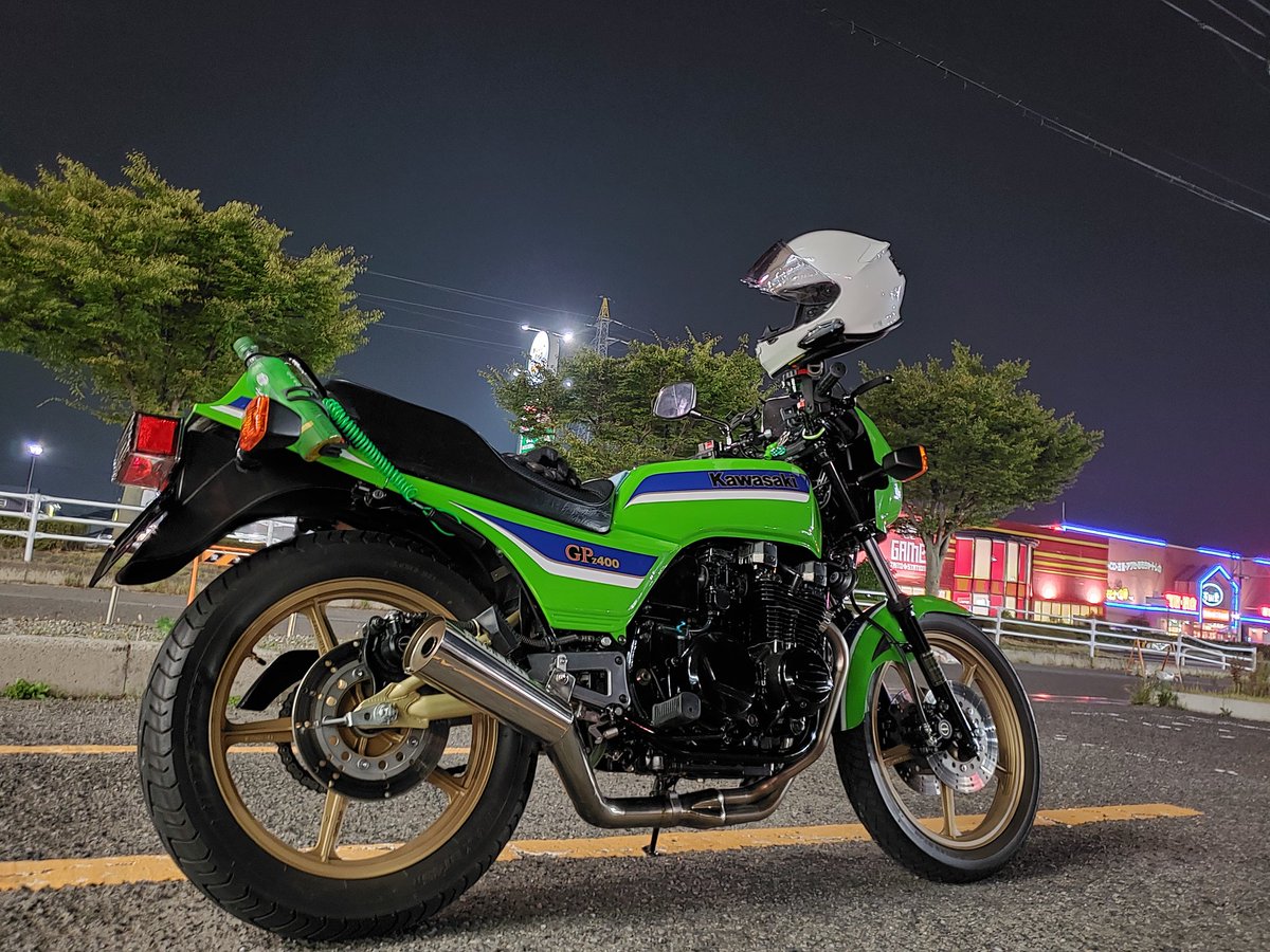 hide69607981's tweet photo. 名前: hide🎲🎲✨
性別: ♂
住み: 🗾ᒢᴬᴾᴬᴺ☀︎
好き: バイク🏍  猫🐱  釣り🎣
愛車: Z400GP  KH250 その他
一言: 見掛けたら声掛けてください！
キーホルダー🎲🎲✨
ステッカー等差し上げます
  https://t.co/hATz9tSJcT

https://t.co/EklWRYopak

#バイク乗りとして軽く自己紹介 https://t.co/TdiR9x6XHl