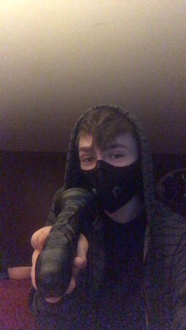 2 pic. Hmu for #cc I hope to talk to ya soon #twink #femboy #skinny #adult #toys #baddragondildo https://t