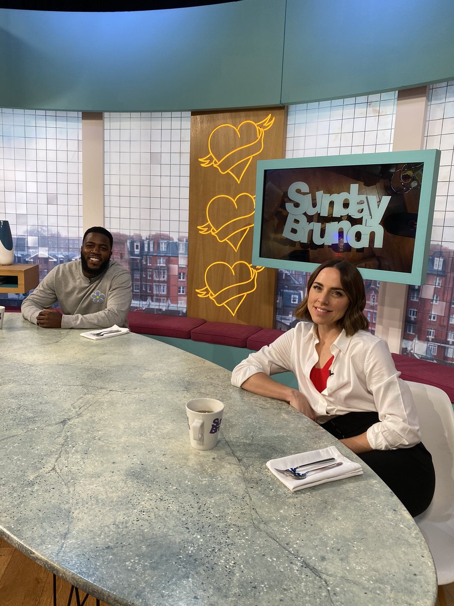 Time for our final cook of the Day, @MoTheComedian and @MelanieCmusic are going to try Simon’s Pumpkin and Coconut Loaf 😍 #SundayBrunch https://t.co/3z36CbM9uZ