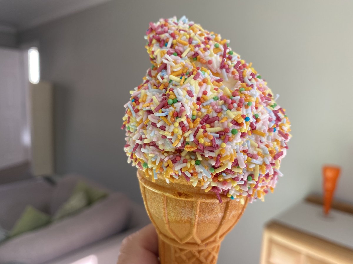 clarkeys0903's tweet photo. #sundaytreats #icecreamvan 🍦🍦 https://t.co/ZswSP9FBHL