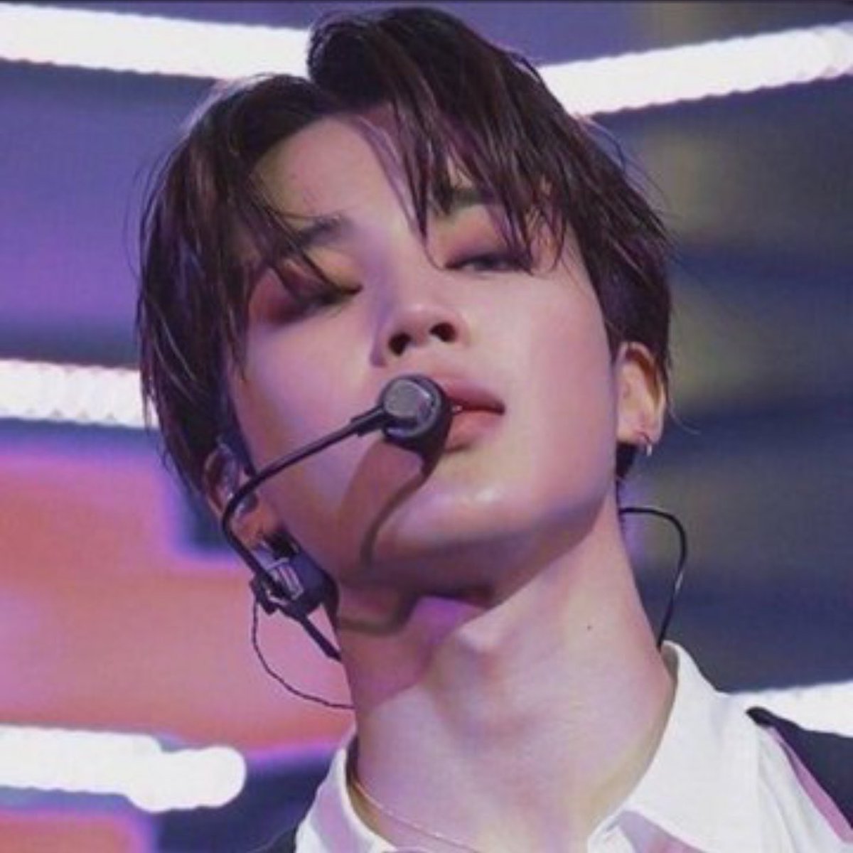 lovelyfilter's tweet photo. It’s just smthg about jimin’s gaze and smokey eye makeup https://t.co/vRJ1IJwuVY