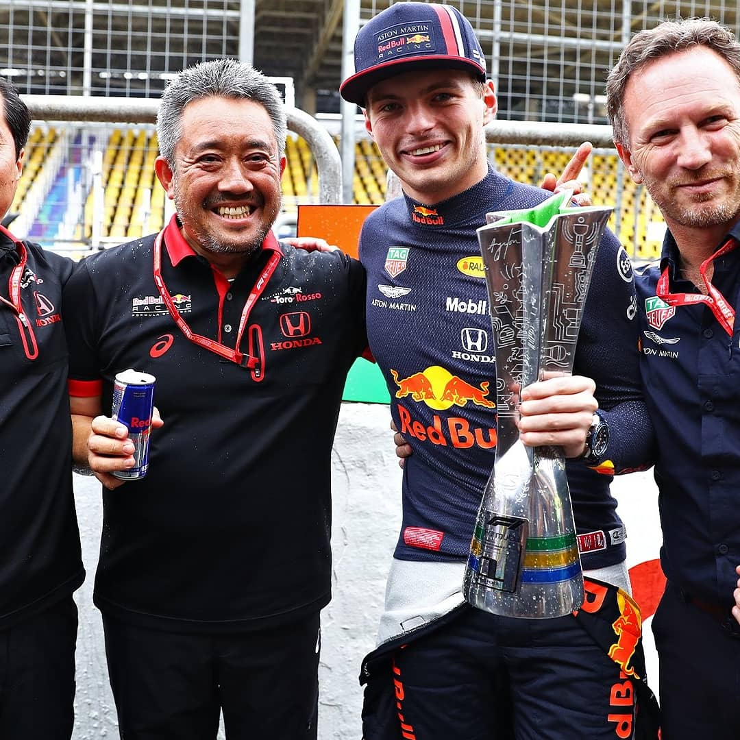 dburgersdijk's tweet photo. @redbullracing Yes guys #ChargeOn #EifelGP #RBwall go for it champions πͺπͺπͺππΎπΎπ https://t.co/PZkV6yQbfF