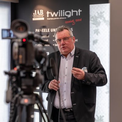 first_knight111's tweet photo. #NeuesProfilbild https://t.co/Nvqhpe5Hau