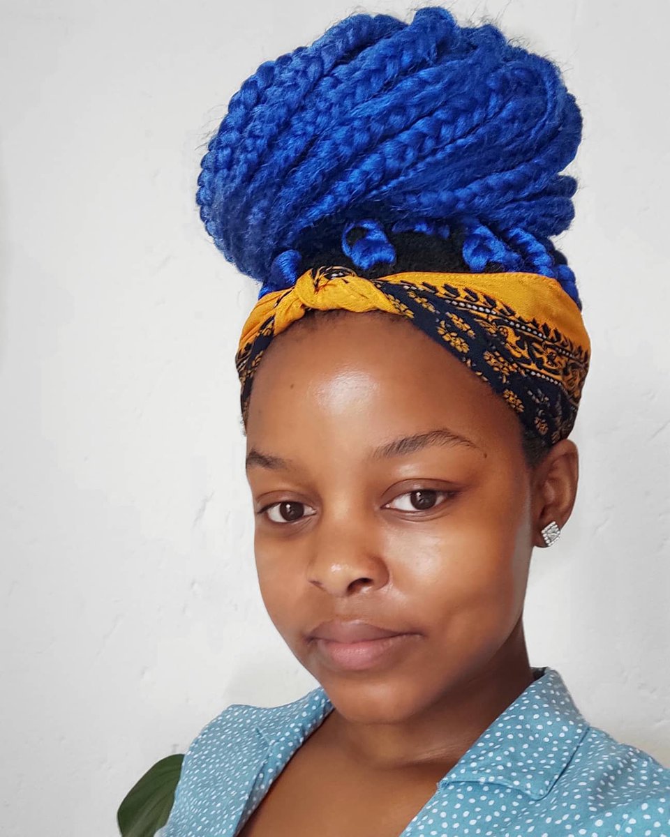 la_naturalia2's tweet photo. πLady with the blue hair. I will do this braid colour again. I love it.
#bluebraids #blueboxbraids https://t.co/0gUaDTRKhl