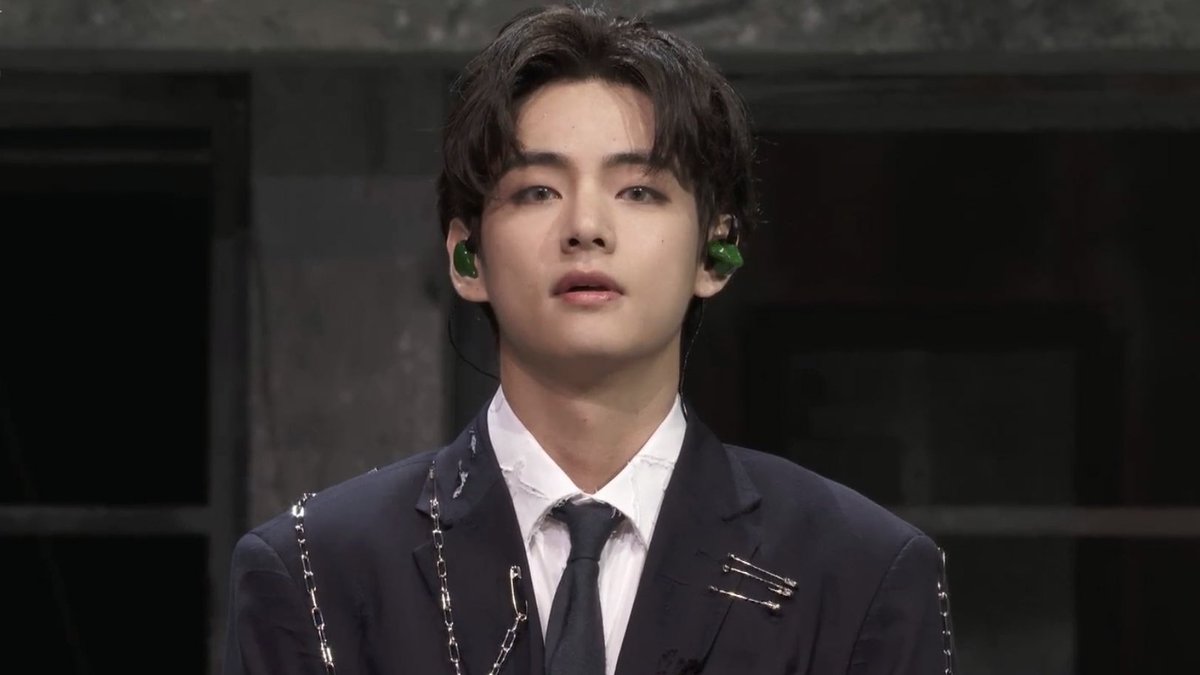 archivefortae's tweet photo. taehyung is so fine https://t.co/8fdAWzVNWI