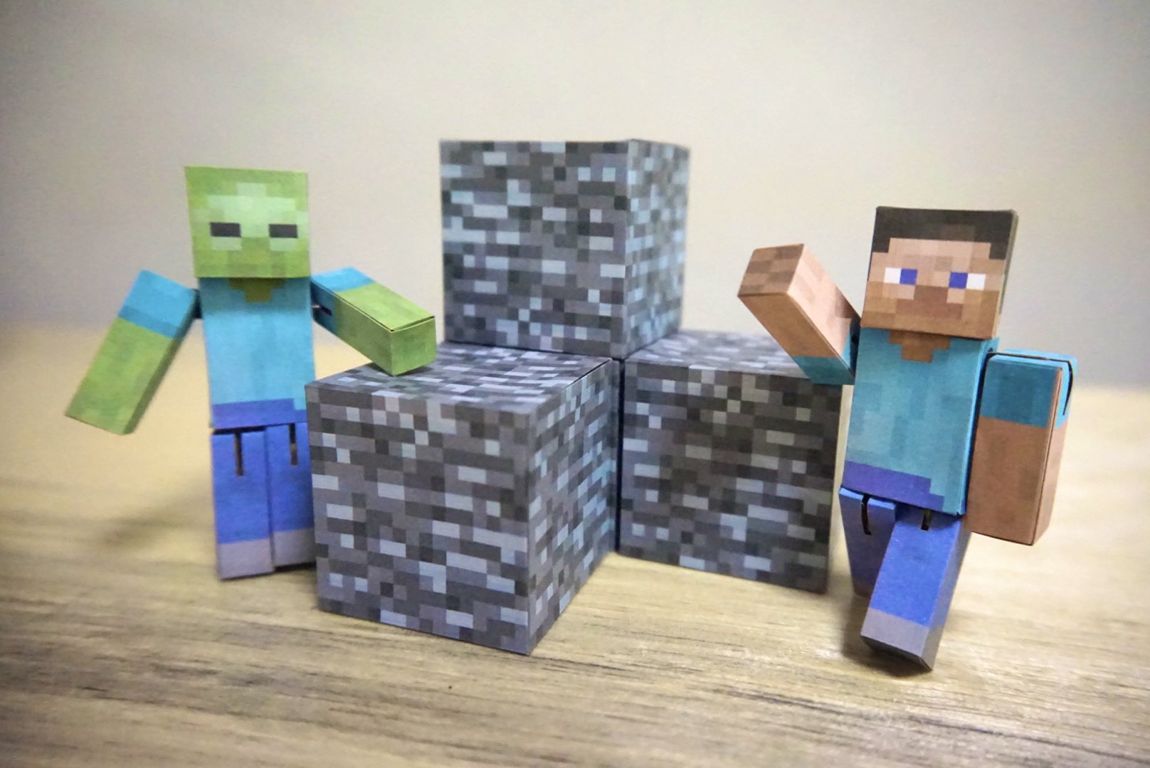 Kamichika 神近 今日のマイクラブロック 三日目 岩盤 Bedrock 堅物 バグを突かれて貫通破壊される押しに弱い娘 紙マイクラ マイクラ マインクラフト ペーパークラフト Minecraft Papercraft 今日のブロック T Co Iyohnshy9c Twitter